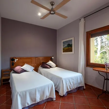 Mas Trucafort - Masia Braseria - Adults Only Bed & Breakfast