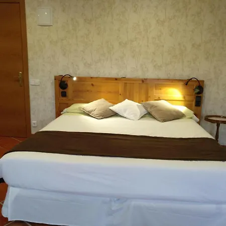 Mas Trucafort - Masia Braseria - Adults Only Bed & Breakfast